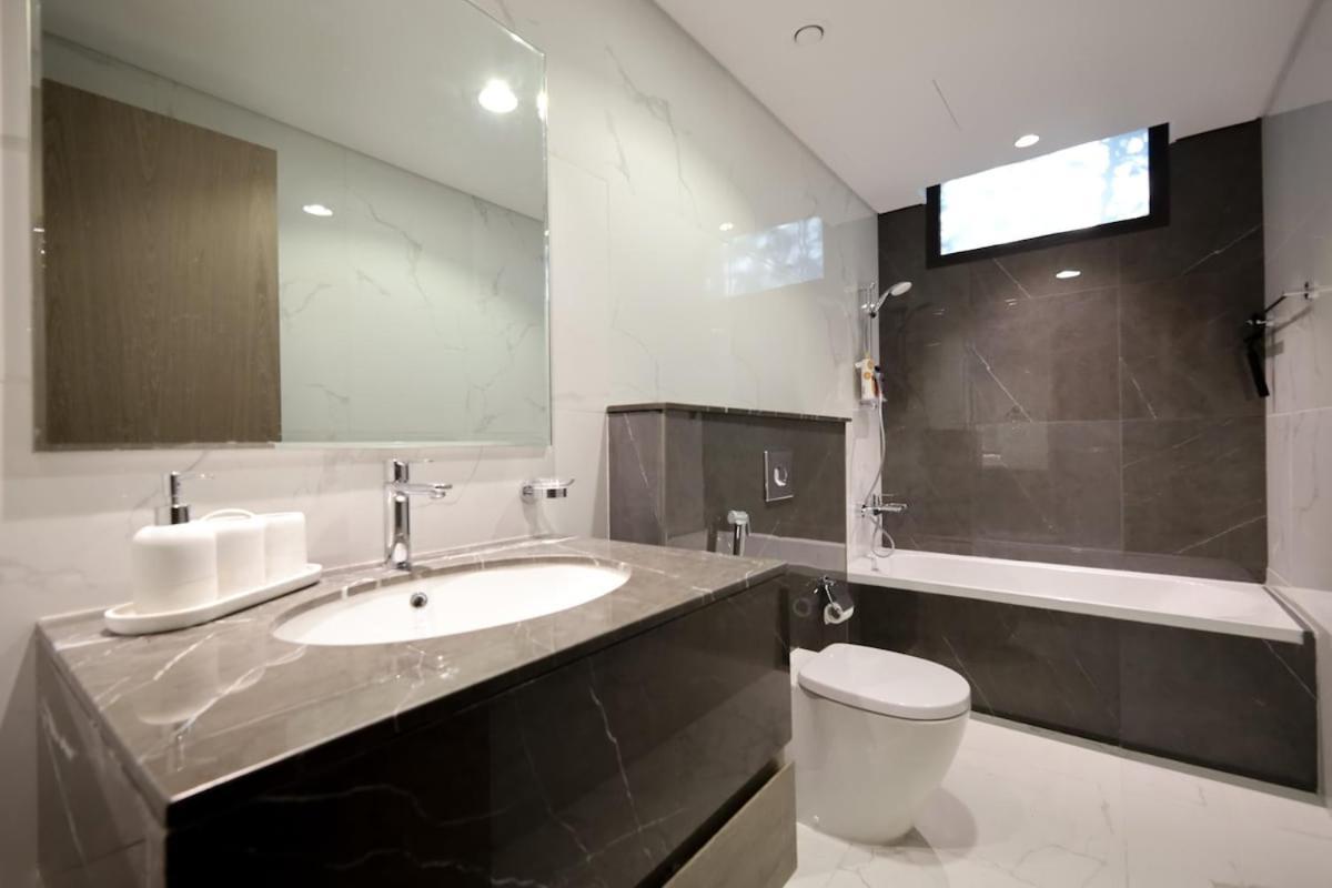 Stunning 4 Bed Villa, Private Pool, Damac Hills Dubai Exterior photo